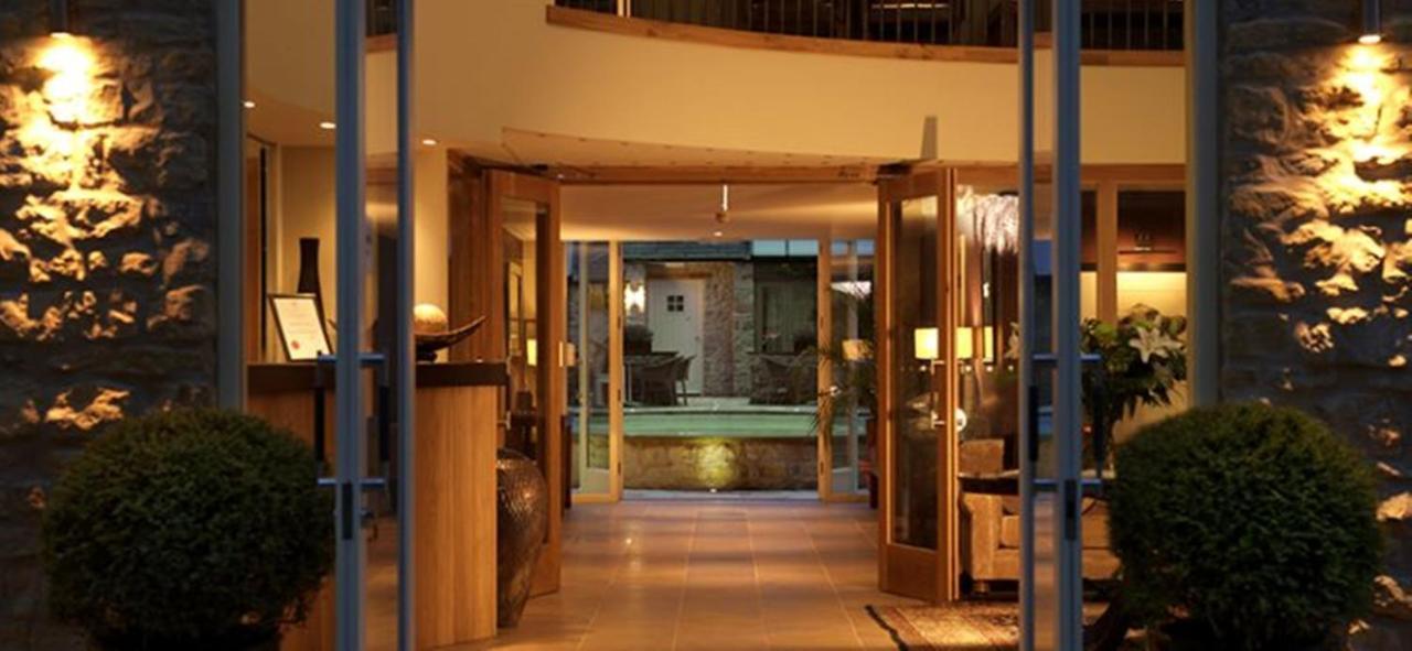 Feversham Arms Hotel & Verbena Spa เฮล์มสลีย์ ภายนอก รูปภาพ