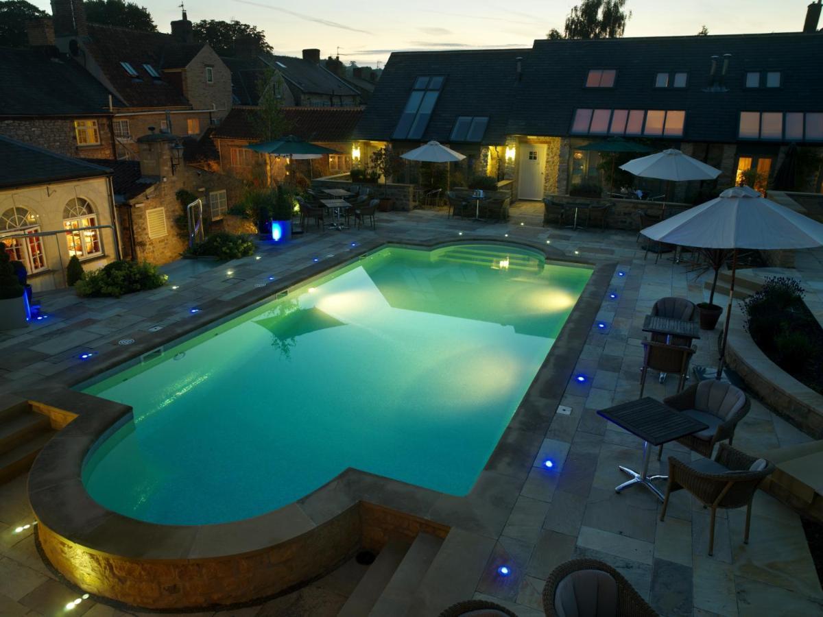 Feversham Arms Hotel & Verbena Spa เฮล์มสลีย์ ภายนอก รูปภาพ