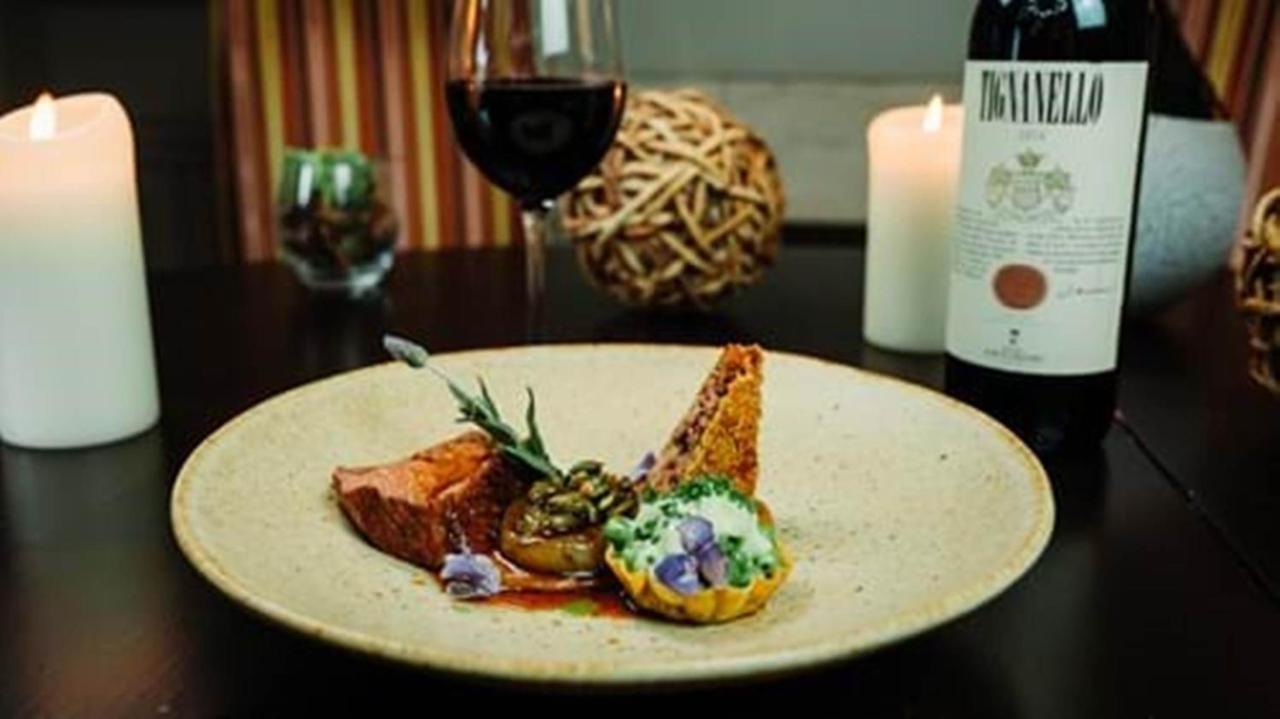 Feversham Arms Hotel & Verbena Spa เฮล์มสลีย์ ภายนอก รูปภาพ