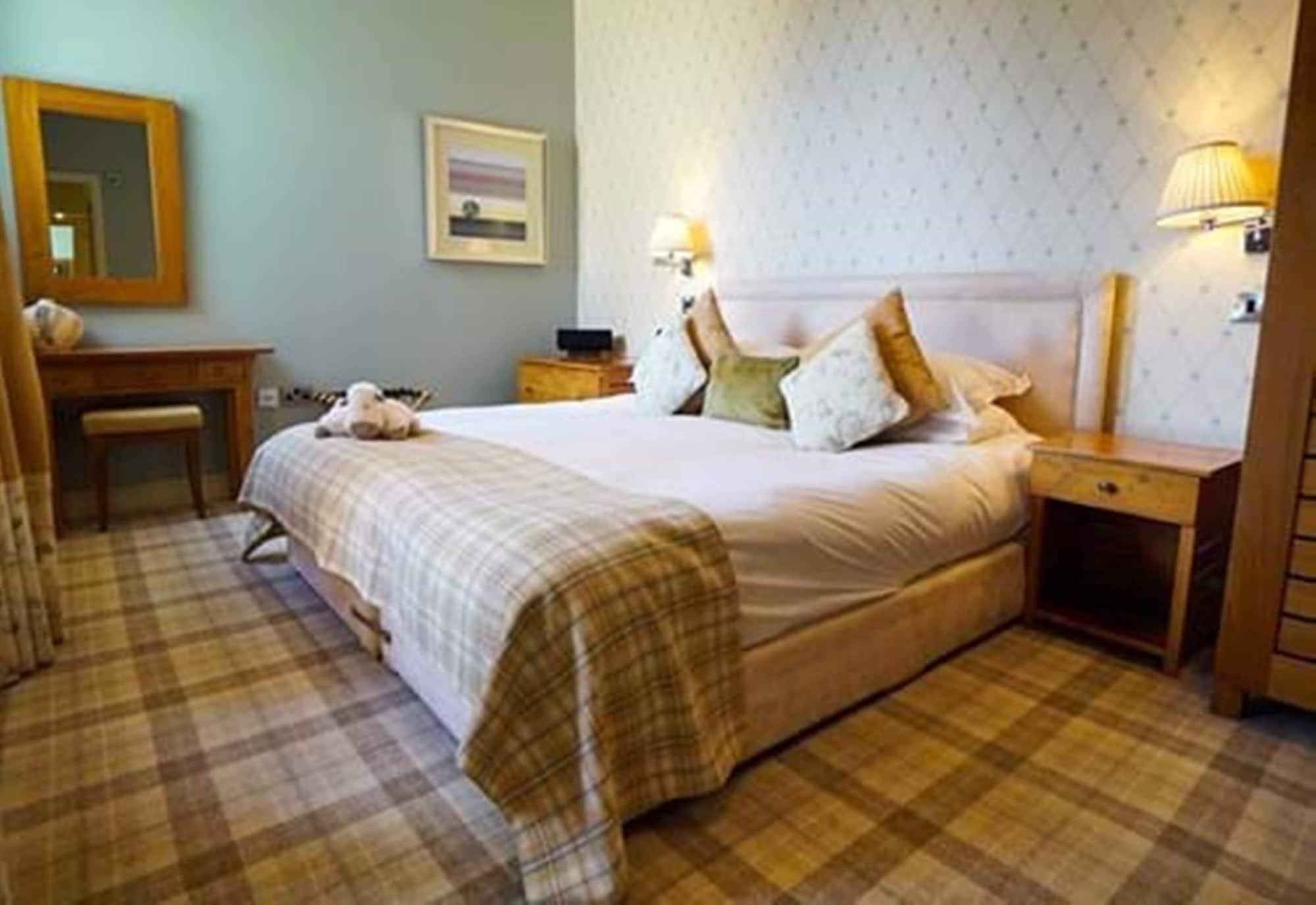 Feversham Arms Hotel & Verbena Spa เฮล์มสลีย์ ภายนอก รูปภาพ
